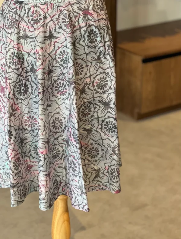 Ayu Set 17 (Minah Top + Ayu Lady Batik Midi Wavy Skirt)