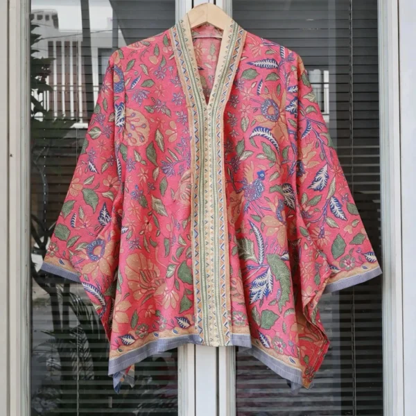 sg-11134201-820o9-mne0i07gjlkz76.webp Premium Batik Kebaya Top – Trendy Office Wear for Women