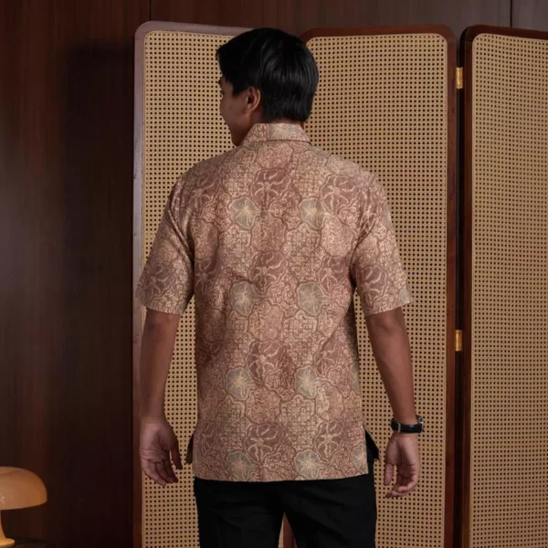 sg-11134201-822wj-mi4d3lqyyz2b75.webp Premium Kemeja Mazen – Mandalas Men’s Short Sleeve Batik Shirt