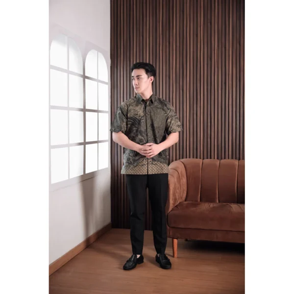 KEMEJA Hardi Batik – SHORT MALIK | Men’s Short-Sleeved Batik Shirt