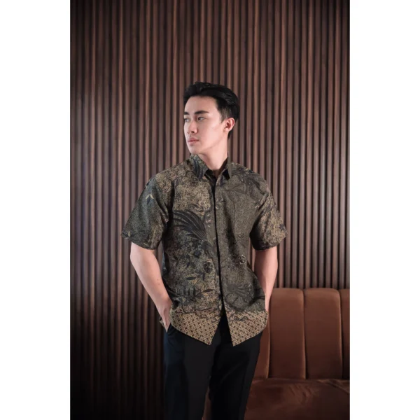 KEMEJA Hardi Batik – SHORT MALIK | Men’s Short-Sleeved Batik Shirt